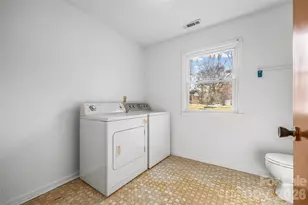 5322 Larewood Dr, Charlotte, NC 28215 - Photo 21