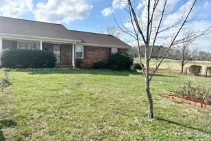 357 Pruitt Houser St, Lincolnton, NC 28092 - Photo 3