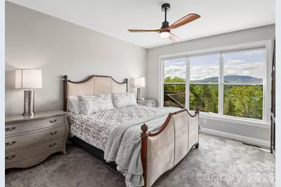 636 Crystal Heights Drive, Hendersonville, NC 28739 - Photo 15