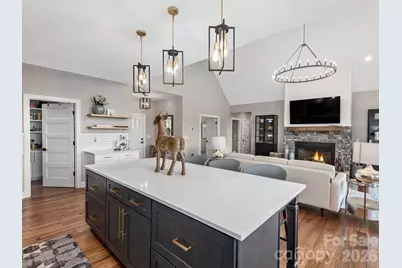 636 Crystal Heights Drive, Hendersonville, NC 28739 - Photo 11