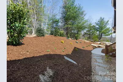 636 Crystal Heights Drive, Hendersonville, NC 28739 - Photo 37