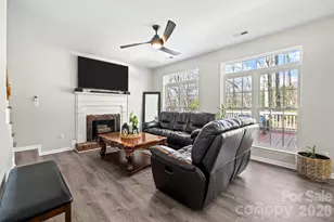 13702 Chambray Ln, Charlotte, NC 28278 - Photo 7