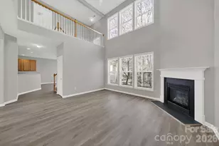 9911 Seven Oaks Dr, Charlotte, NC 28215 - Photo 11