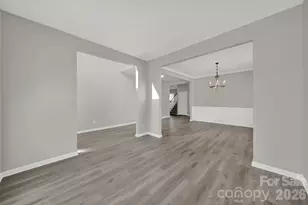 9911 Seven Oaks Dr, Charlotte, NC 28215 - Photo 7