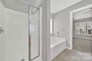 9911 Seven Oaks Dr, Charlotte, NC 28215 - Photo 23