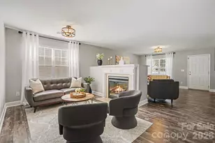 3721 Brookchase Ln, Charlotte, NC 28205 - Photo 5