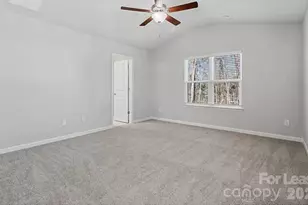 4213 Stoneygreen Ln, Charlotte, NC 28215 - Photo 9