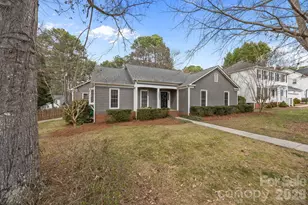 4326 Saxonbury Way, Charlotte, NC 28269 - Photo 5