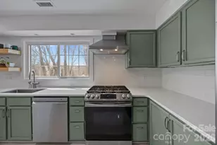 4326 Saxonbury Way, Charlotte, NC 28269 - Photo 21