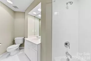 8934 Challis Hill Ln, Charlotte, NC 28226 - Photo 23