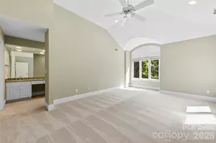 8934 Challis Hill Ln, Charlotte, NC 28226 - Photo 15