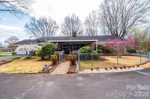 1724 2nd Ave NW, Hickory, NC 28601 - Photo 5