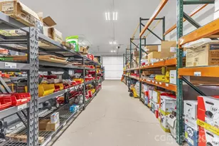 17 Red Leaf Rd, Asheville, NC 28806 - Photo 9