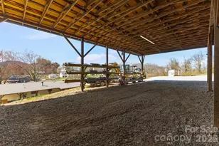 17 Red Leaf Rd, Asheville, NC 28806 - Photo 11