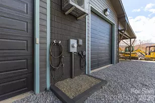 17 Red Leaf Rd, Asheville, NC 28806 - Photo 15