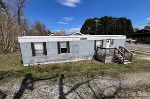 475 E Court St, Marion, NC 28752 - Photo 25