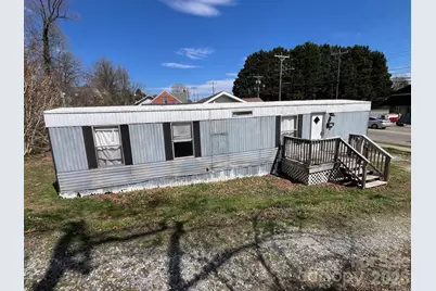 475 E Court Street, Marion, NC 28752 - Photo 1