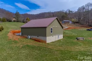 3240 Old Henson Cove Rd, Canton, NC 28716 - Photo 27