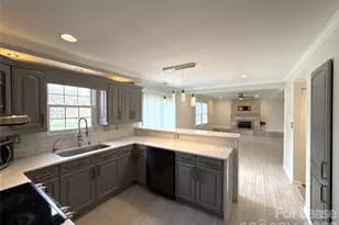 7318 Connan Ln, Charlotte, NC 28226 - Photo 13