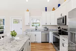 1474 Locust Grove Rd, Hendersonville, NC 28792 - Photo 13