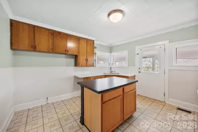 302 S Maple Street, Dallas, NC 28034 - Photo 9