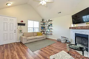 1821 Conifer Cir, Charlotte, NC 28213 - Photo 3