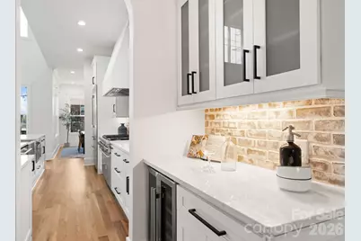 621 Poindexter Drive, Charlotte, NC 28209 - Photo 17