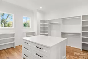 621 Poindexter Dr, Charlotte, NC 28209 - Photo 25