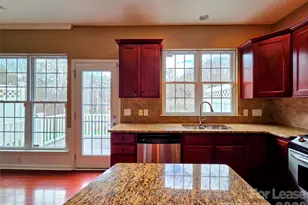 1114 Drayton Ct, Fort Mill, SC 29708 - Photo 9