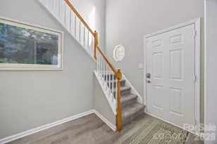 8701 Kirkley Glen Ln, Charlotte, NC 28215 - Photo 7