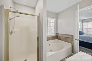 8701 Kirkley Glen Ln, Charlotte, NC 28215 - Photo 25