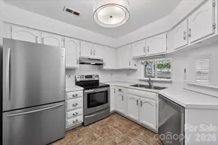 6000 Gray Gate Ln, Charlotte, NC 28210 - Photo 15