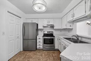 6000 Gray Gate Ln, Charlotte, NC 28210 - Photo 15