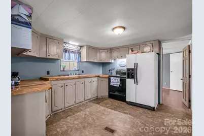 122 Hotel Hill Drive, Landrum, SC 29356 - Photo 7