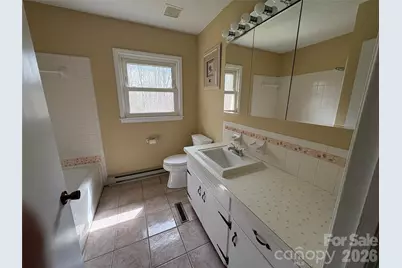 2137 23rd Street Drive SE, Hickory, NC 28602 - Photo 9