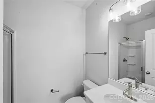 2013 White Cypress Ct, Charlotte, NC 28216 - Photo 9