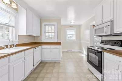 1302 W A Street, Kannapolis, NC 28081 - Photo 9