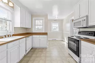 1302 W A St, Kannapolis, NC 28081 - Photo 9