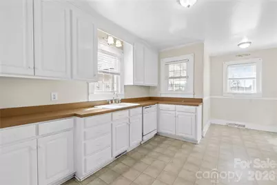 1302 W A Street, Kannapolis, NC 28081 - Photo 11