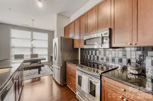 525 E 6th St, Charlotte, NC 28202 - Photo 13