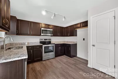 128 Pleasant Hill Street, Lancaster, SC 29720 - Photo 5