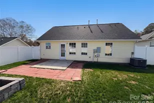 6028 Bradford Ct, Dallas, NC 28034 - Photo 5