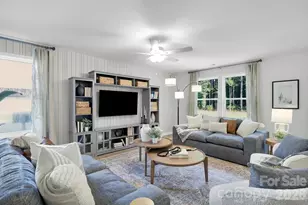 1005 Forest Walk St, Newton, NC 28658 - Photo 3