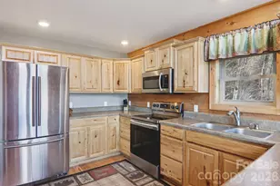 284 Robin Roost Rd, Maggie Valley, NC 28751 - Photo 15