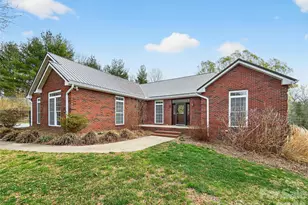 3275 Hanging Rock Rd, Spruce Pine, NC 28777 - Photo 3