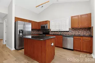 7022 Duchamp Dr, Charlotte, NC 28215 - Photo 21