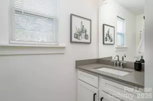 2703 Wells St, Charlotte, NC 28206 - Photo 5