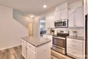 7308 Strawberry Fields Ln, Charlotte, NC 28278 - Photo 11