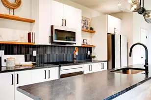 1352 Briar Creek Rd, Charlotte, NC 28205 - Photo 9