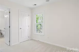 2020 Sablewood Dr, Charlotte, NC 28205 - Photo 29